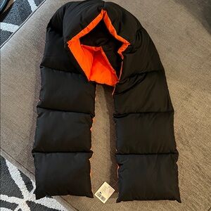 NWT Urban Outfitters Unisex Black & Orange Puffer Scarf
